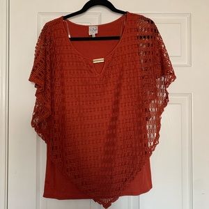 NWOT Women's rust crochet top with gold neck bar
